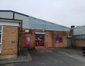 Simmonds Rd, Canterbury à louer Photo du bâtiment- Image 1 de 4