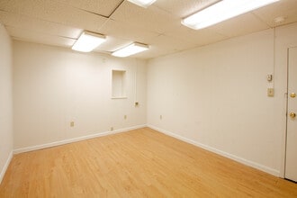 321 Pennwood Ave, Pittsburgh, PA for lease Interior Photo- Image 2 of 4