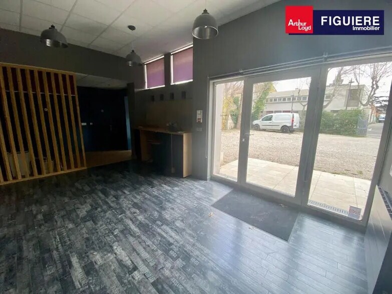 Flex dans Salon-de-Provence à louer - Photo du bâtiment - Image 3 de 15