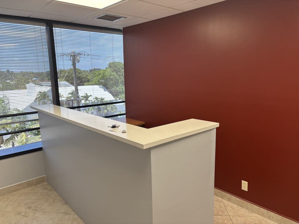 2021 E Commercial Blvd, Fort Lauderdale, FL for lease Interior Photo- Image 1 of 8
