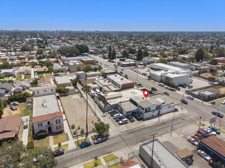 3050 Edgehill Dr, Los Angeles, CA à vendre - Photo du bâtiment - Image 1 de 7