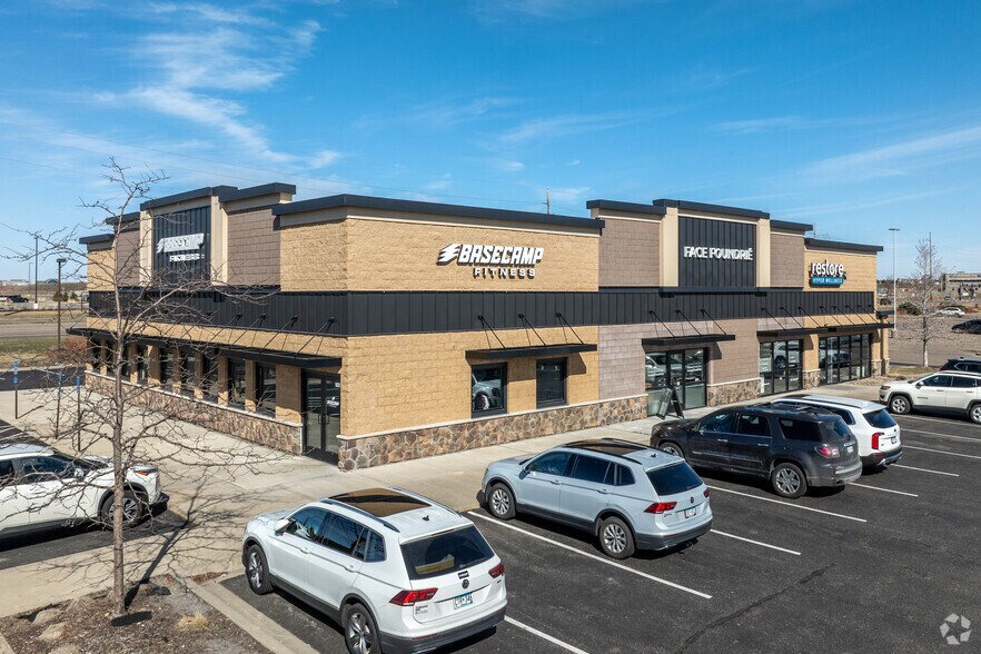 15662 Pilot Knob Rd, Apple Valley, MN à louer - Photo principale - Image 1 de 7