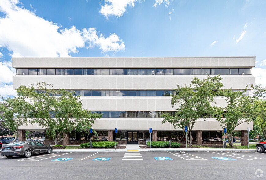 60 Hartland St, East Hartford, CT à vendre - Photo du bâtiment - Image 3 de 4