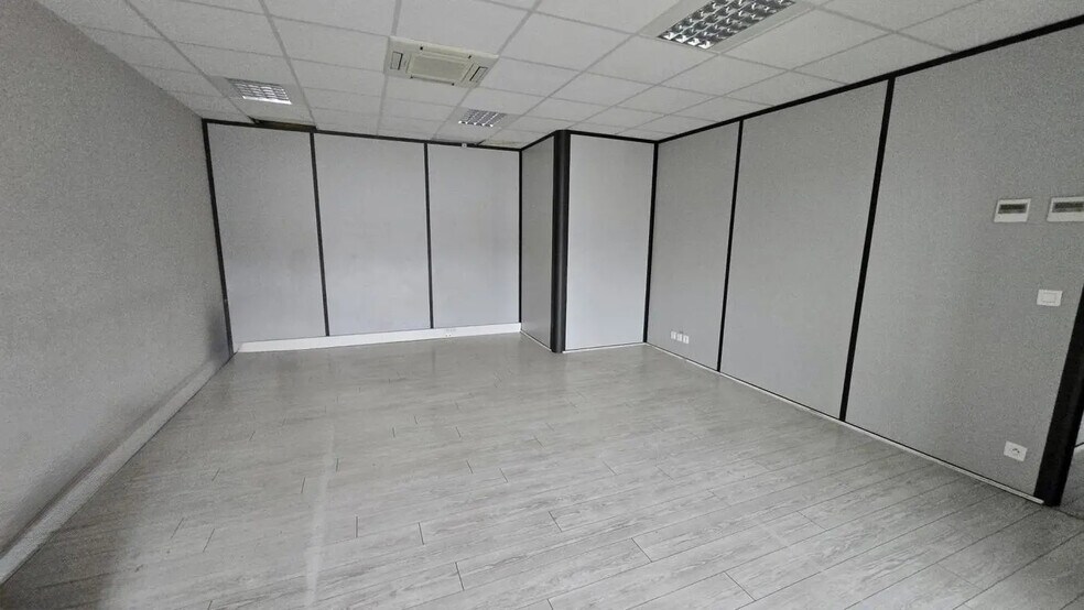 Flex in La Farlède for lease - Interior Photo - Image 3 of 5