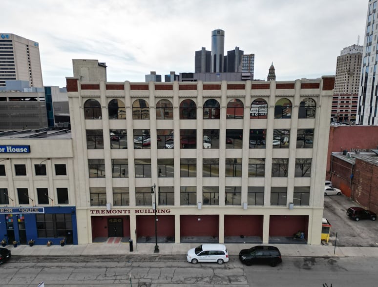 426 Clinton St, Detroit, MI for lease - Building Photo - Image 2 of 8