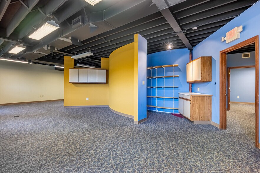 5600 Kentshire Dr, Dayton, OH à louer - Photo du bâtiment - Image 3 de 10