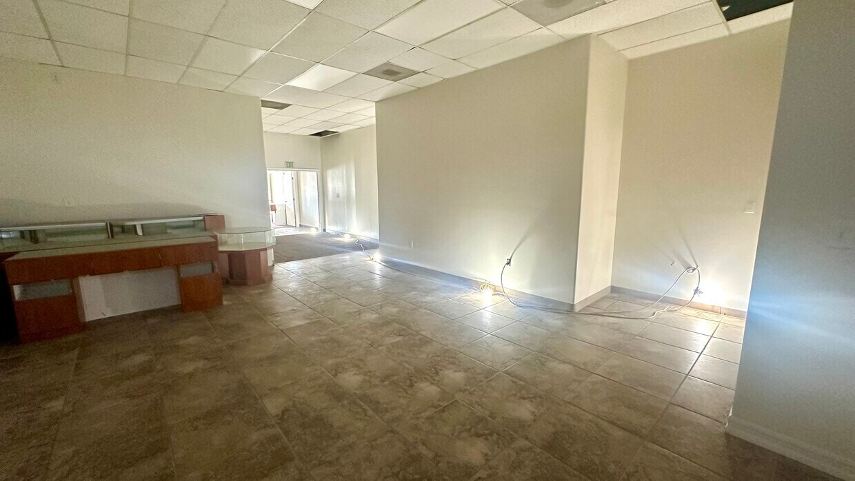 1201-1223 E 17th St, Santa Ana, CA for lease Interior Photo- Image 1 of 8