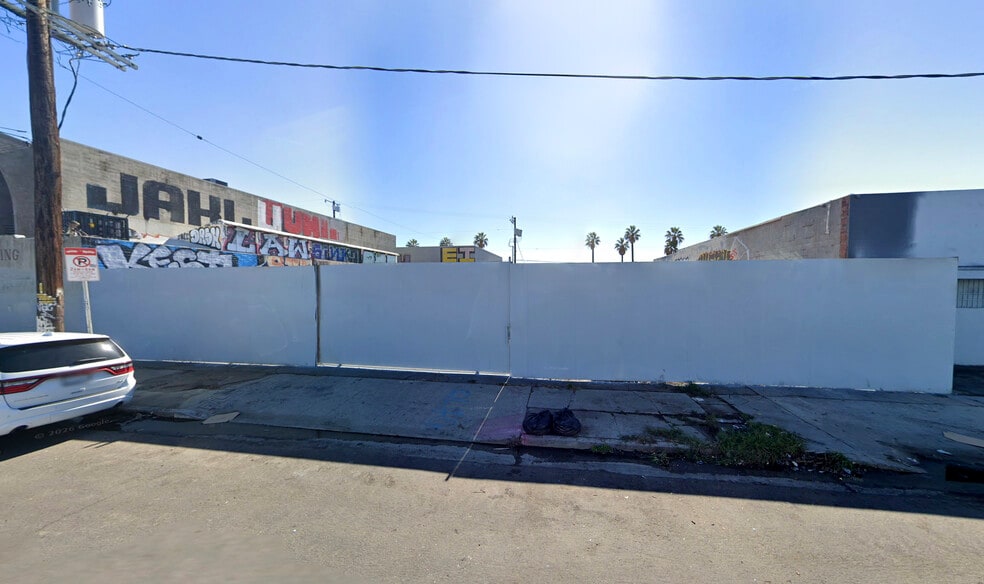 1400 Newton St, Los Angeles, CA à vendre - Photo du bâtiment - Image 3 de 3