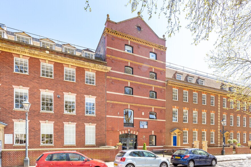 13 Queen Sq, Bristol for lease - Primary Photo - Image 1 of 17