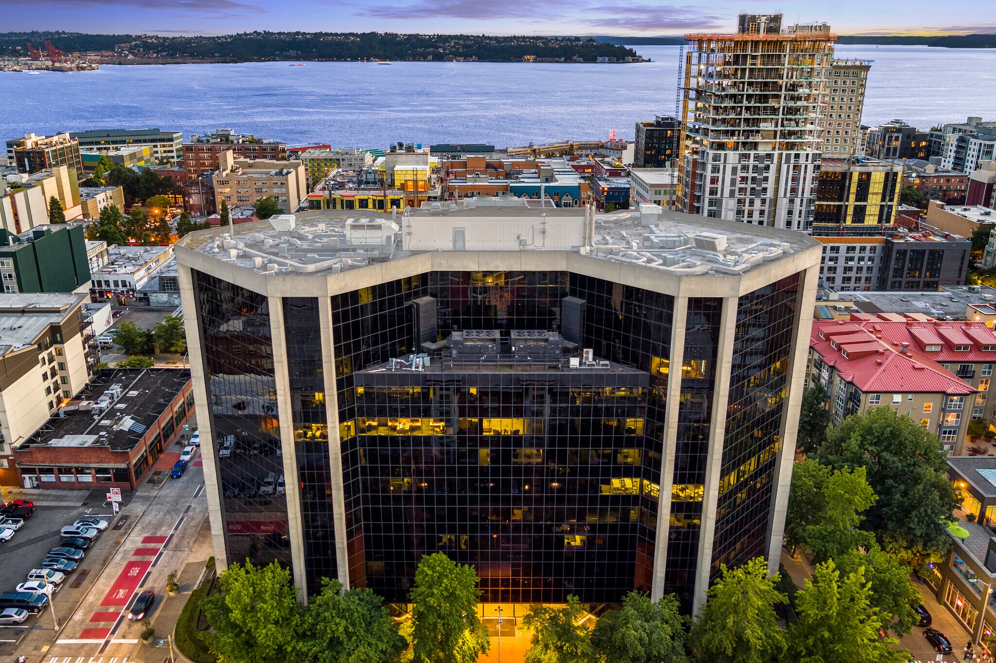 2401 4th Ave, Seattle, WA à louer Photo du bâtiment- Image 1 de 6