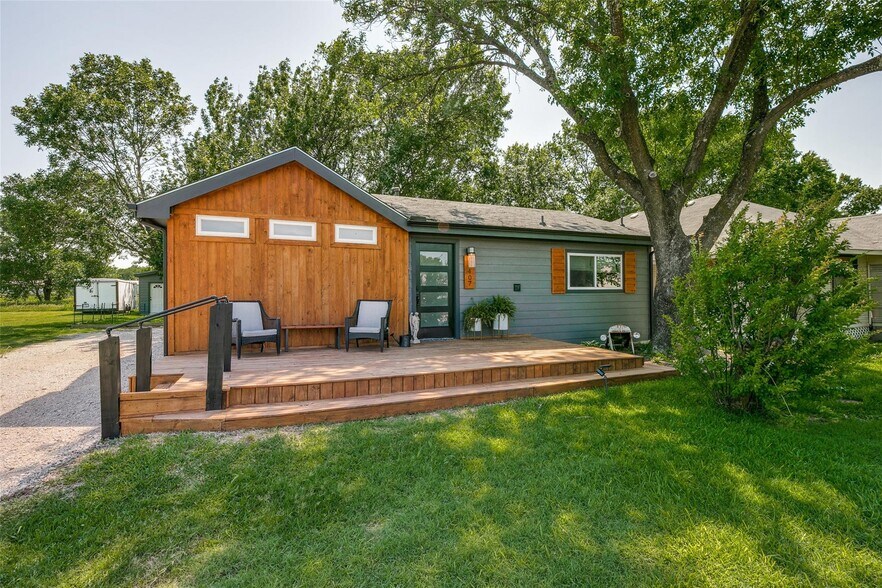 407 E Broad St, Forney, TX à vendre - Photo du bâtiment - Image 2 de 25