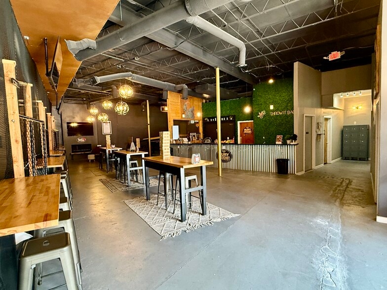 325 Elizabeth St Ne, Atlanta, GA for lease - Interior Photo - Image 2 of 10