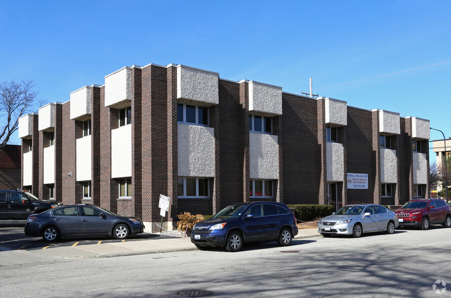 601 W Central Rd, Mount Prospect, IL for lease - Primary Photo - Image 1 of 19