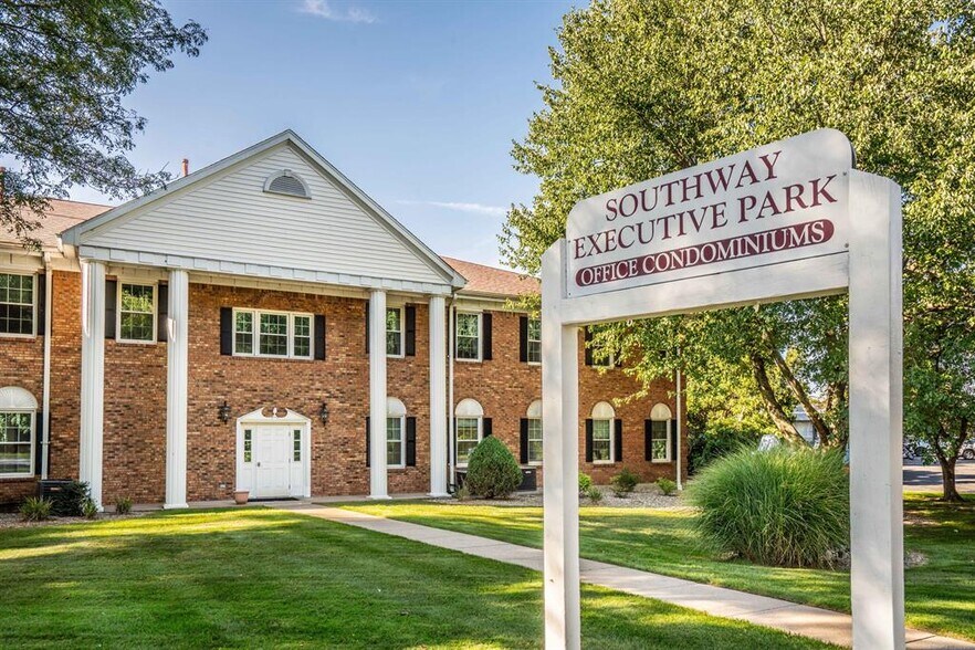 35 Cold Spring Rd, Rocky Hill, CT for sale - Building Photo - Image 1 of 7