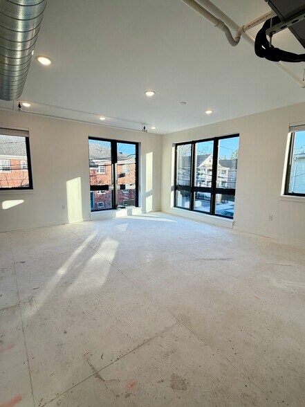 80 Broadway, Arlington, MA à louer - Photo du bâtiment - Image 3 de 14