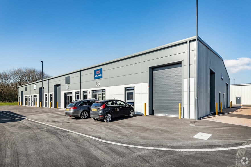 36 Minerva Rd, Lancaster à louer - Photo du bâtiment - Image 3 de 3