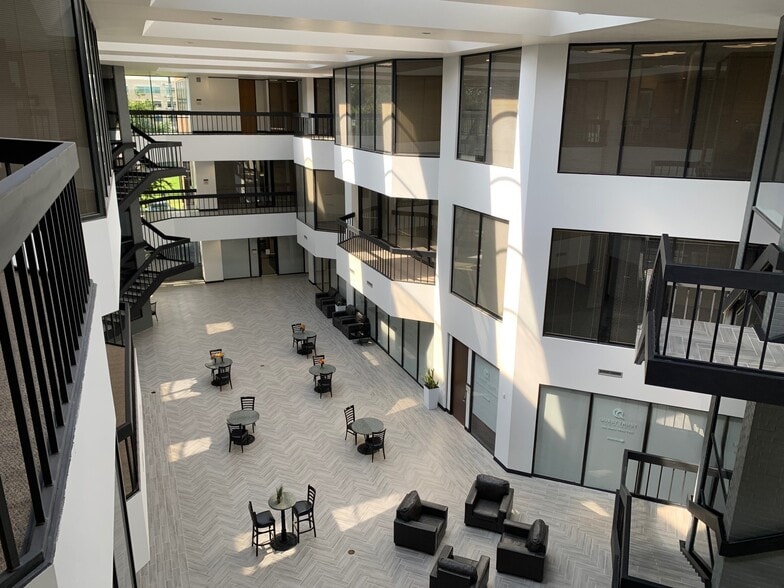 17171 Park Row, Houston, TX for lease - Interior Photo - Image 2 of 9