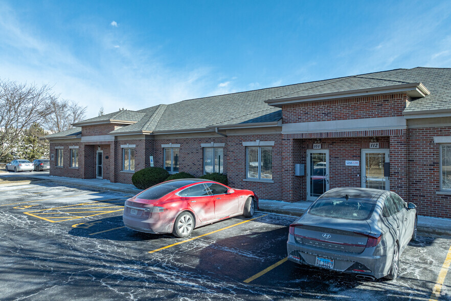 896 S Frontenac St, Aurora, IL for lease - Building Photo - Image 1 of 16