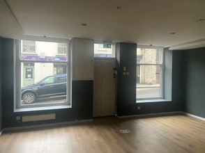 20 Fore St, Camelford à louer Photo intérieure- Image 1 de 4