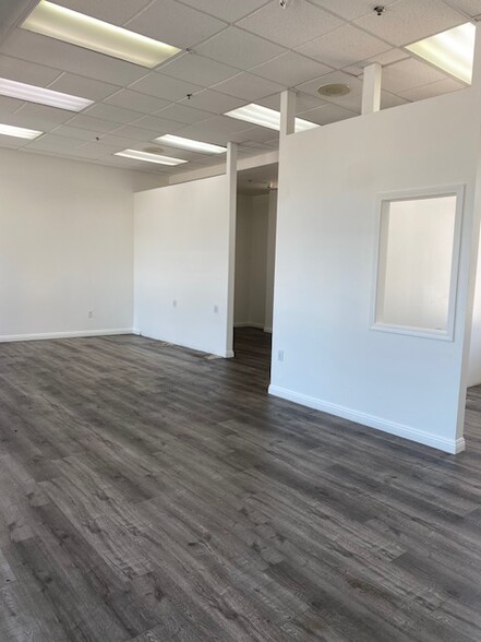 500-590 Long Beach Blvd, Long Beach, CA for lease - Building Photo - Image 3 of 23