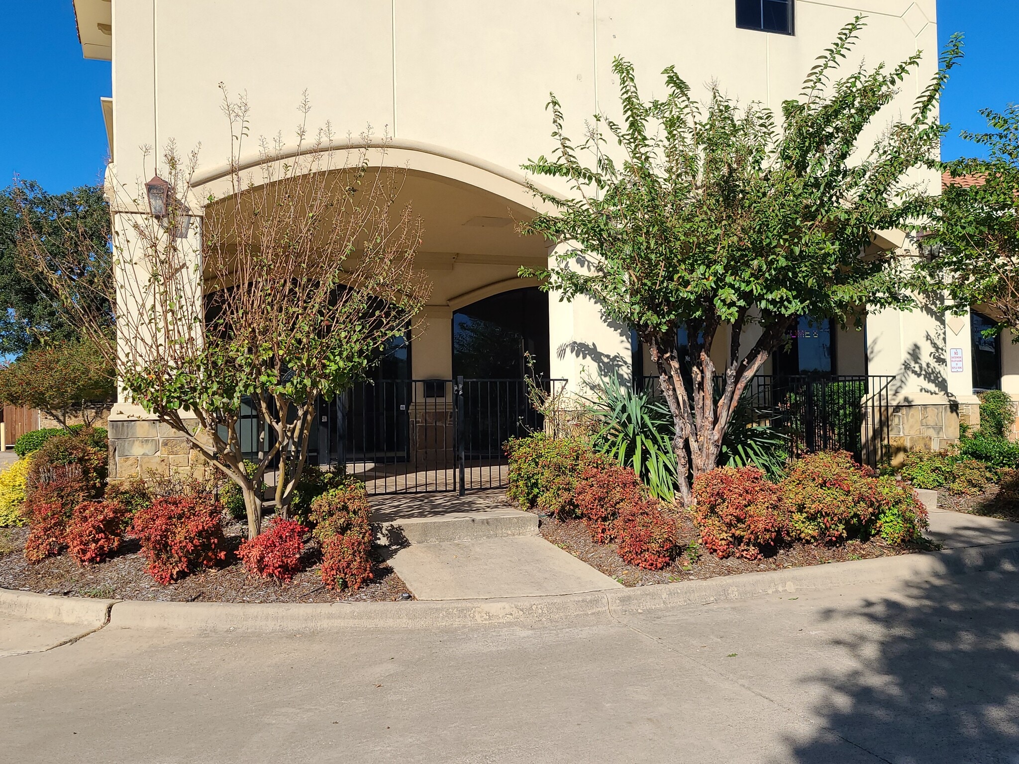 5312 Park Springs Blvd, Arlington, TX for lease Building Photo- Image 1 of 3