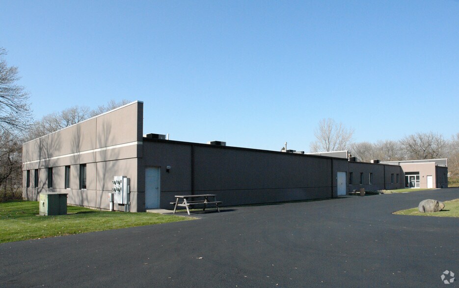 150 S Washington St, Carpentersville, IL à louer - Photo du bâtiment - Image 2 de 4