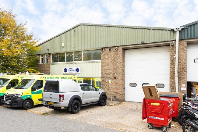 Plus de détails pour Bircholt Rd, Maidstone - Industriel à louer