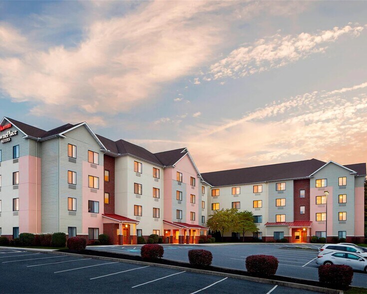 450 Friendship Rd, Harrisburg, PA à vendre - Photo du bâtiment - Image 1 de 10