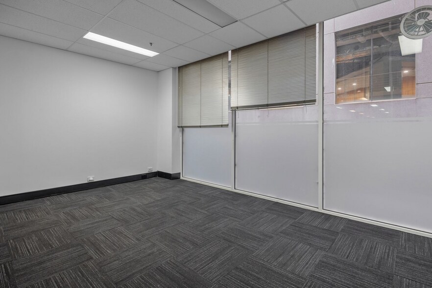 350 La Trobe St, Melbourne for sale - Interior Photo - Image 3 of 5