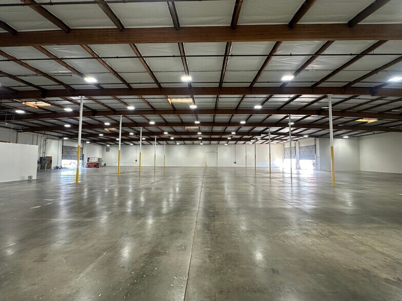 15120-15200 Marquardt Ave, Santa Fe Springs, CA à louer - Photo intérieure - Image 3 de 11