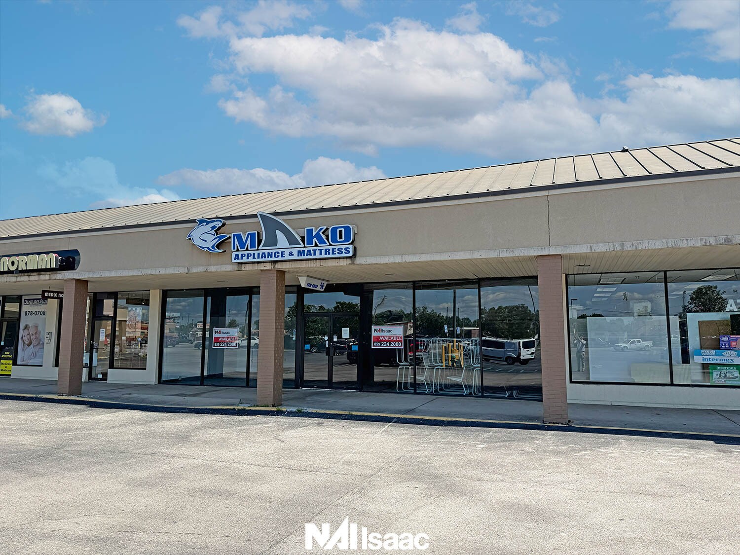 100-196 London Shopping Ctr W, London, KY for lease Interior Photo- Image 1 of 3