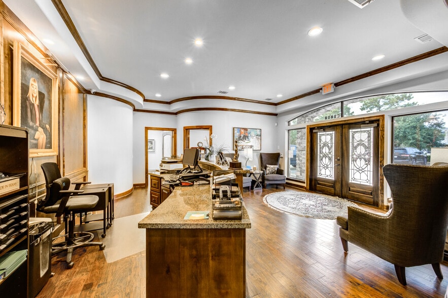 21815 Oak Park Trails Dr, Katy, TX for sale - Interior Photo - Image 2 of 29