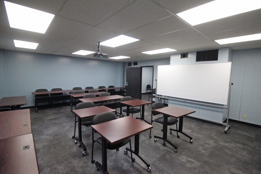 4006 N Keystone Ave, Indianapolis, IN à vendre - Photo du bâtiment - Image 2 de 7