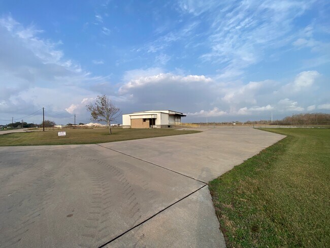 More details for 140 Industrial Park Dr dr, Bay City, TX - Industrial for Sale