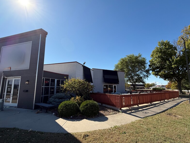 103 W Marketview Dr, Champaign, IL for lease - Building Photo - Image 2 of 5