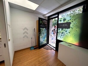 Retail in Barcelona, Barcelona for lease Interior Photo- Image 1 of 11