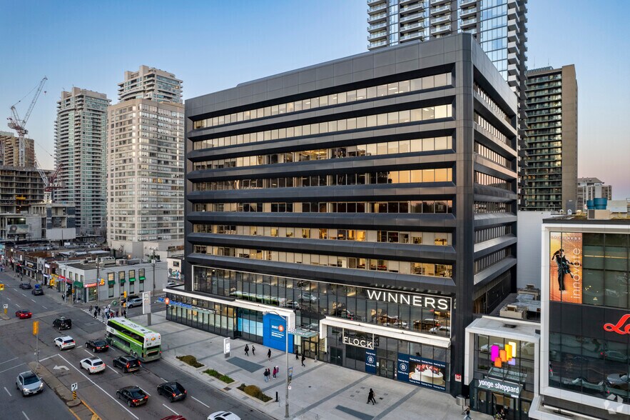 4881 Yonge St, Toronto, ON à louer - Photo du bâtiment - Image 2 de 5
