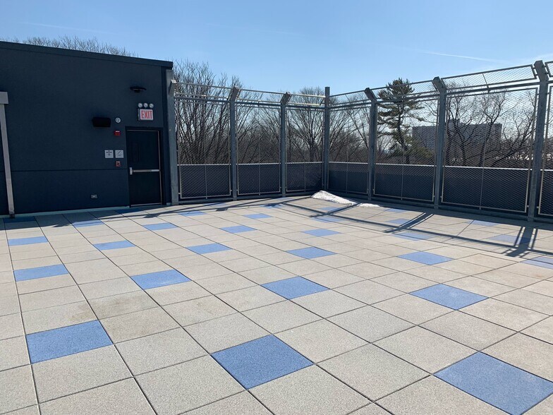 670 92nd St, Brooklyn, NY à louer - Photo du bâtiment - Image 2 de 12