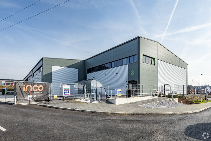 Lydia Becker Way, Oldham for lease - Primary Photo - Image 1 of 16