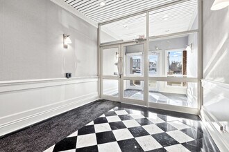 2039 Robertson Rd, Ottawa, ON à louer Photo intérieure- Image 2 de 6