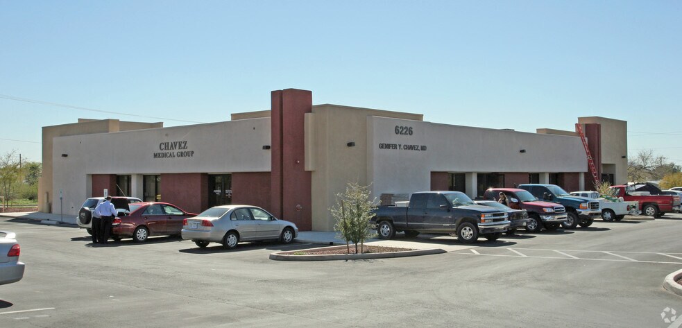 6226 E Pima St, Tucson, AZ à louer - Photo du bâtiment - Image 2 de 6