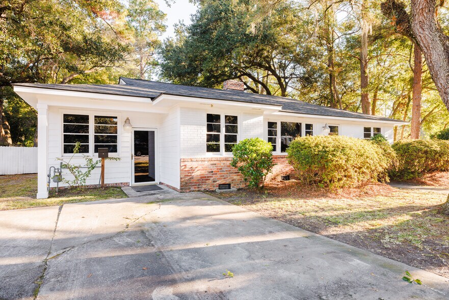 112 E Derenne Ave, Savannah, GA à vendre - Photo du bâtiment - Image 2 de 29