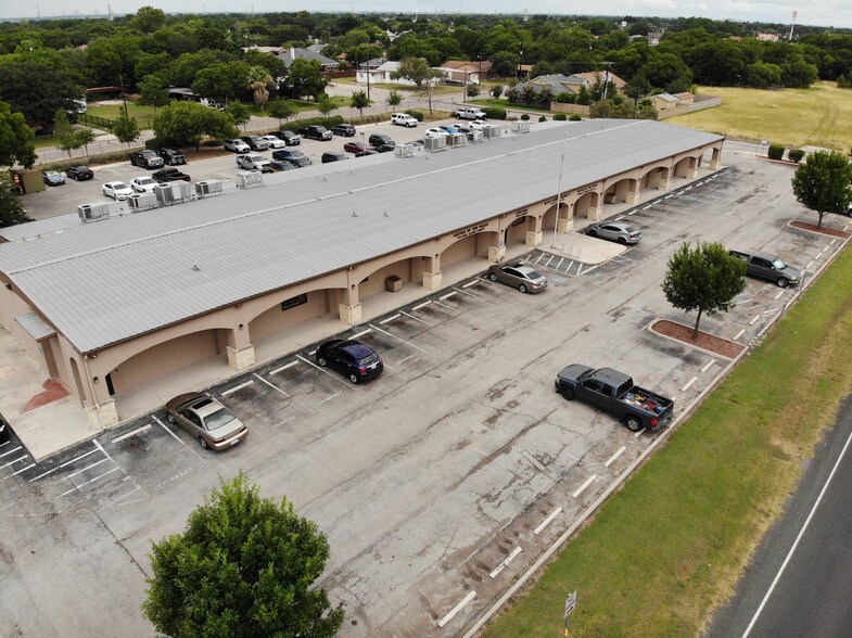 2711 SE Loop 410, San Antonio, TX à vendre - Photo du bâtiment - Image 2 de 3