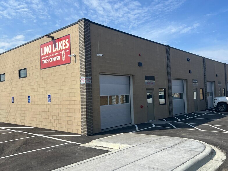 440 Park Ct, Circle Pines, MN à louer - Photo du bâtiment - Image 2 de 7