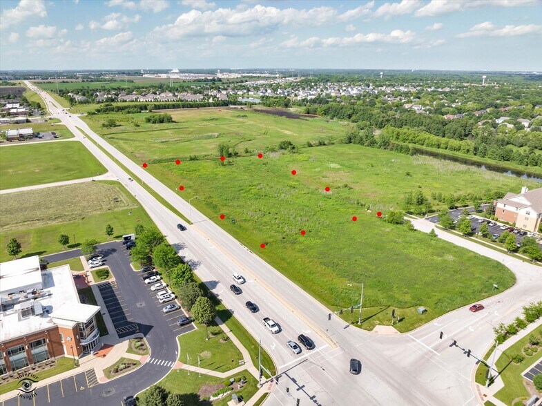 123 Orchard -1, Oswego, IL à vendre - Photo du bâtiment - Image 3 de 7
