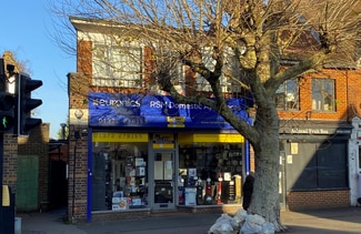 Plus de détails pour 37 The St, Ashtead - Commerce de détail à louer