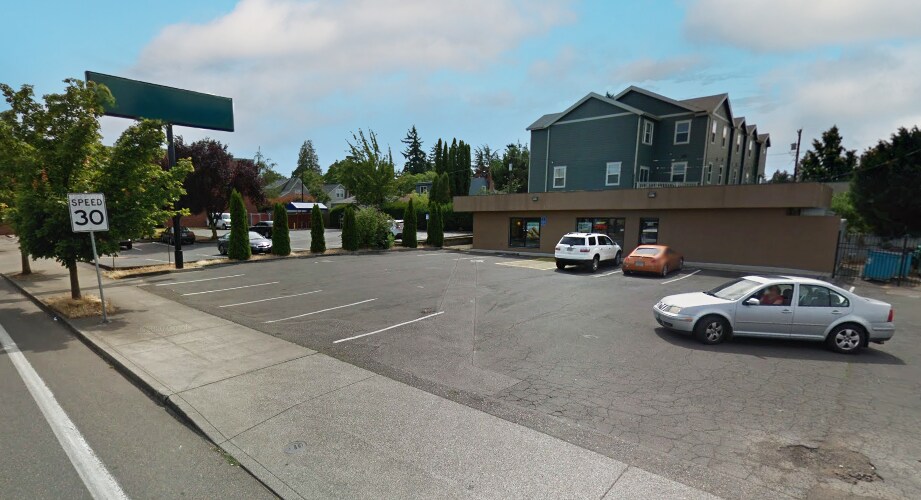 7409 N Interstate Ave, Portland, OR à louer - Photo du bâtiment - Image 2 de 4
