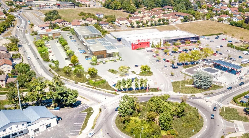 Office in Saint-Denis-lès-Bourg for lease - Building Photo - Image 2 of 3