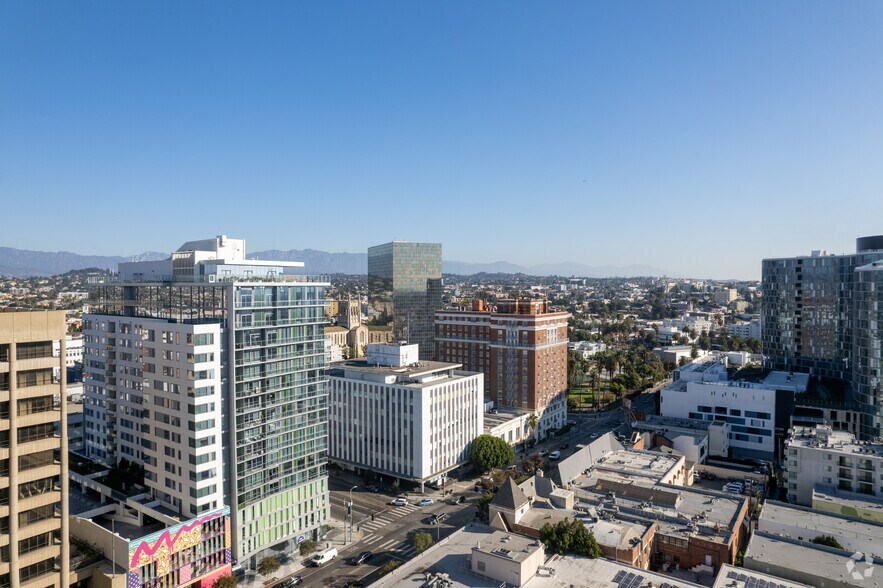 2975 Wilshire Blvd, Los Angeles, CA à louer - Aérien - Image 3 de 19