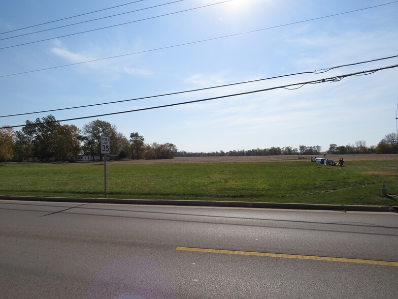 1805 E Division St, Diamond, IL for sale - Building Photo - Image 3 of 7